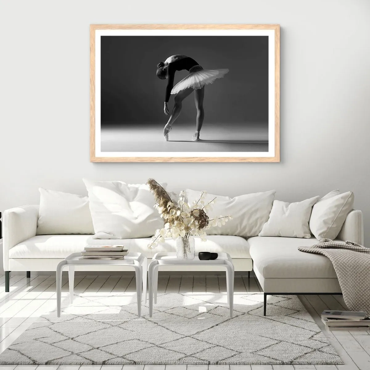 Een poster in een licht eiken lijst - Bella ballerina - 50x40 cm