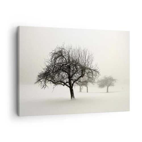 Schilderen op canvas - Bomen in een met sneeuw bedekt veld omgeven door mist - 70x50cm - Winterslaap - Moderne wanddecoratie voor woonkamer en slaapkamer ARTTOR