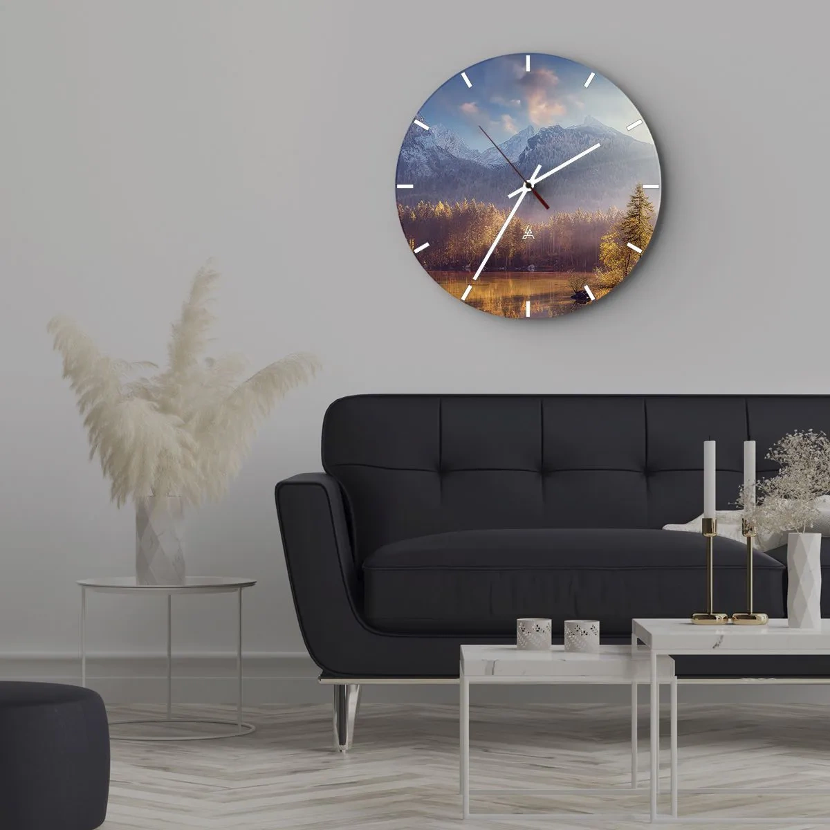 Wandklok - Klok - Berglandschap bij zonsondergang met weerspiegeling in het meer - 30x30cm - In bergen en dalen - Moderne wanddecoratie voor woonkamer, keuken en slaapkamer ARTTOR