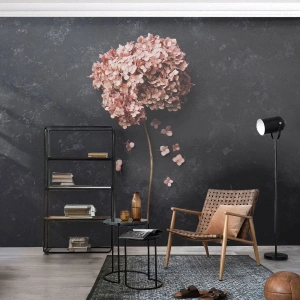 Fotobehang Standard Eco - Roze hortensia op een donkere vintage achtergrond - 100x70cm - Een echt romantisch teken - Moderne wanddecoratie voor woonkamer en slaapkamer ARTTOR