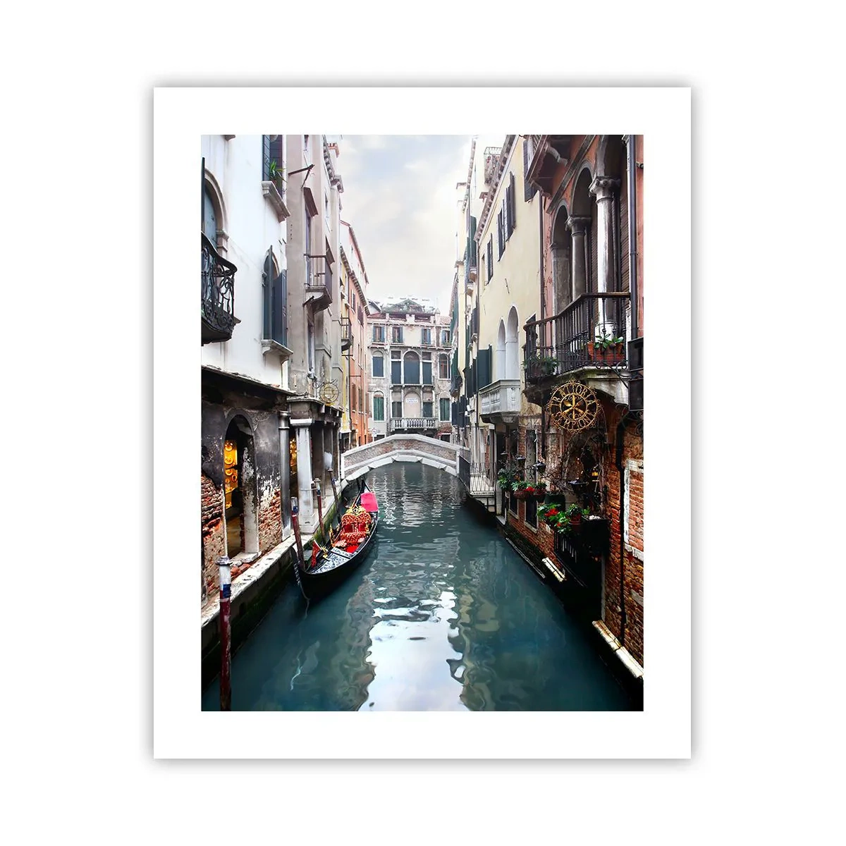 Poster - Venetiaans landschap met een gondel en een brug - 40x50 cm