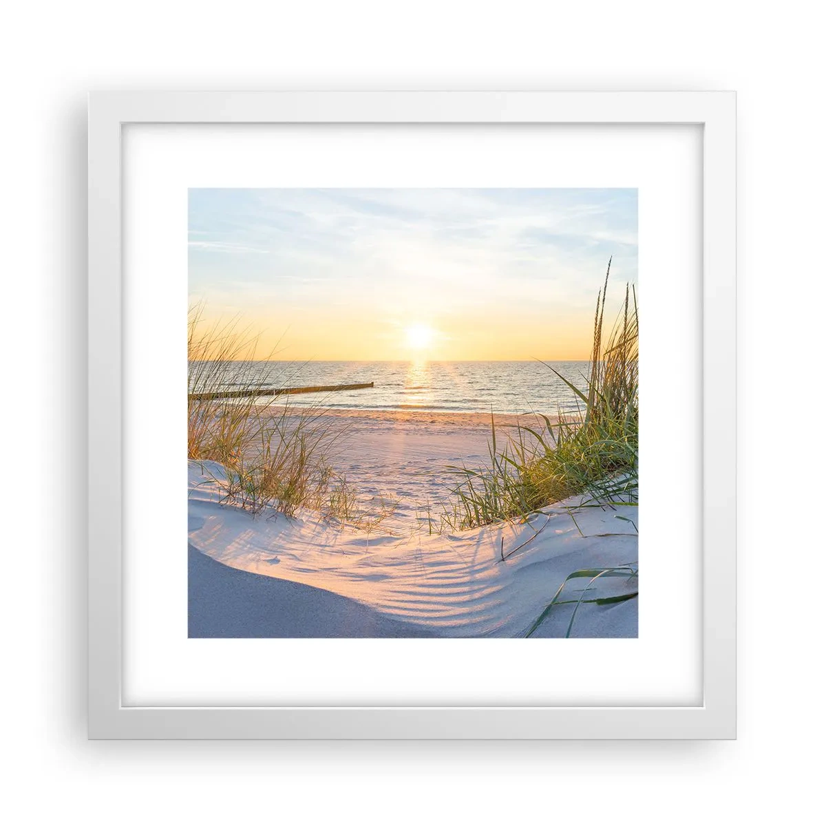 Poster in een witte lijst - Het geluid van de zee, het zingen van vogels, een wild strand tussen het gras... - 30x30 cm
