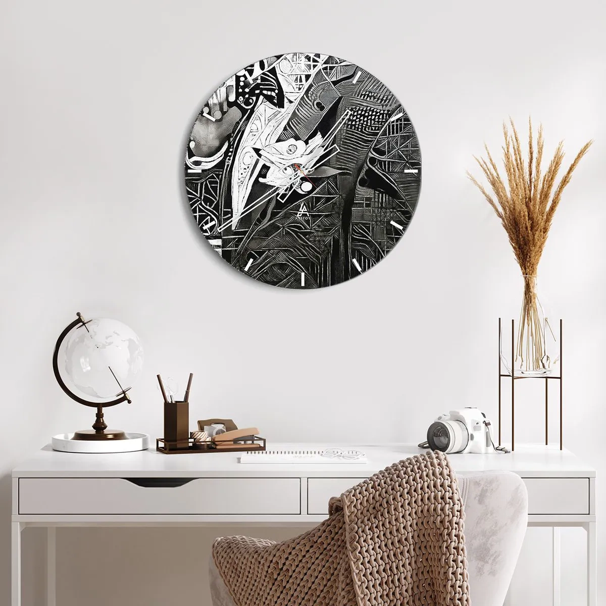 Wandklok - Klok - Alleen een ogenschijnlijk grijze man - 30x30 cm