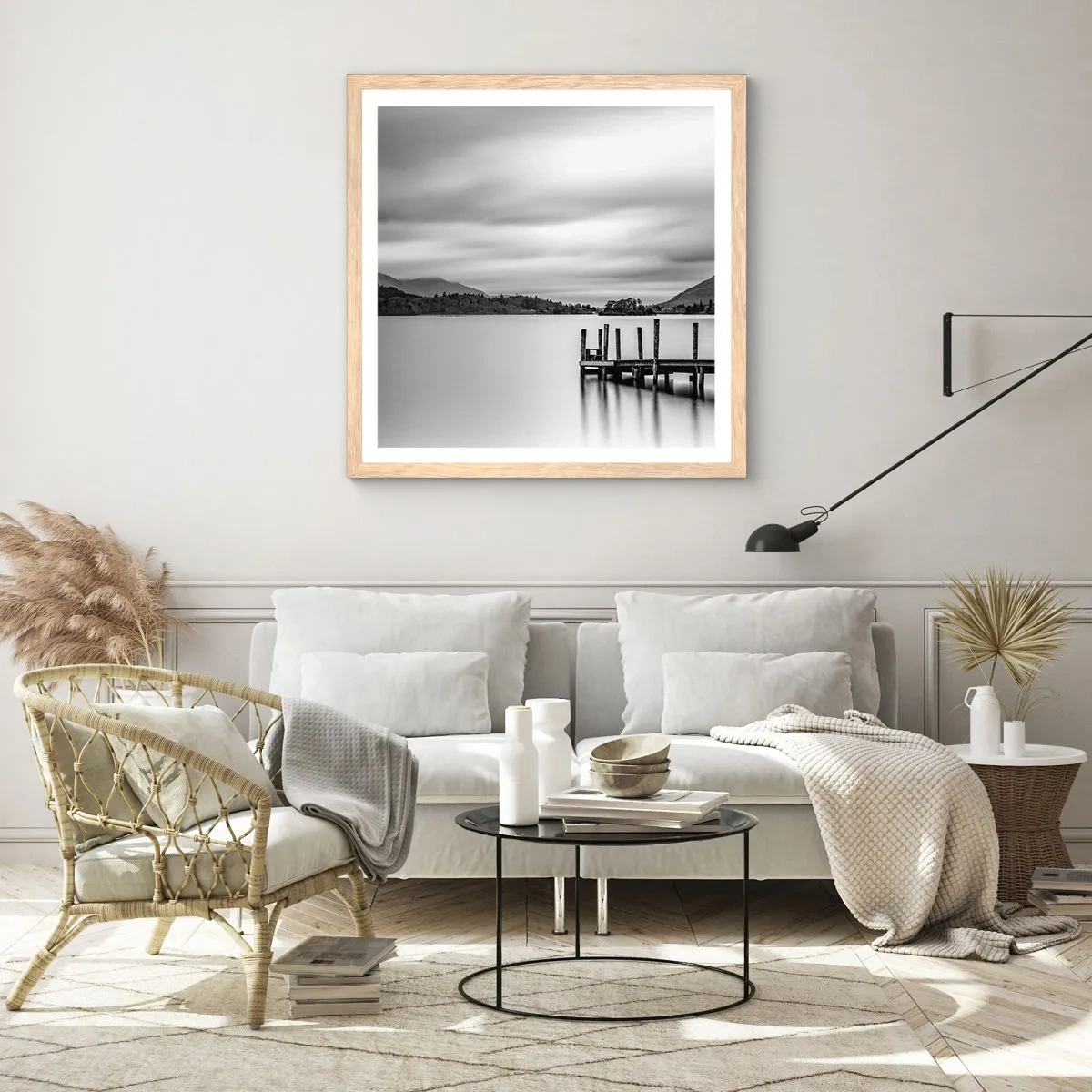 Een poster in een licht eiken lijst - Zachtheid en kracht - 60x60 cm