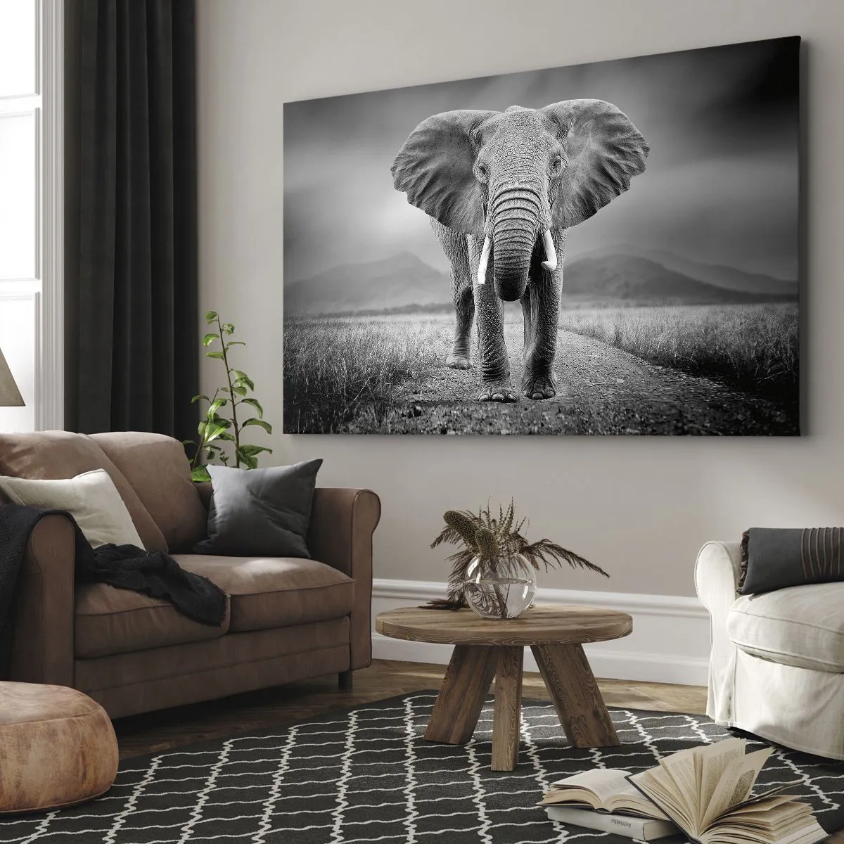 Schilderen op canvas - Een machtige olifant op de savanne in monochrome tinten - 70x50cm - De gastheer heet je welkom - Moderne wanddecoratie voor woonkamer en slaapkamer ARTTOR