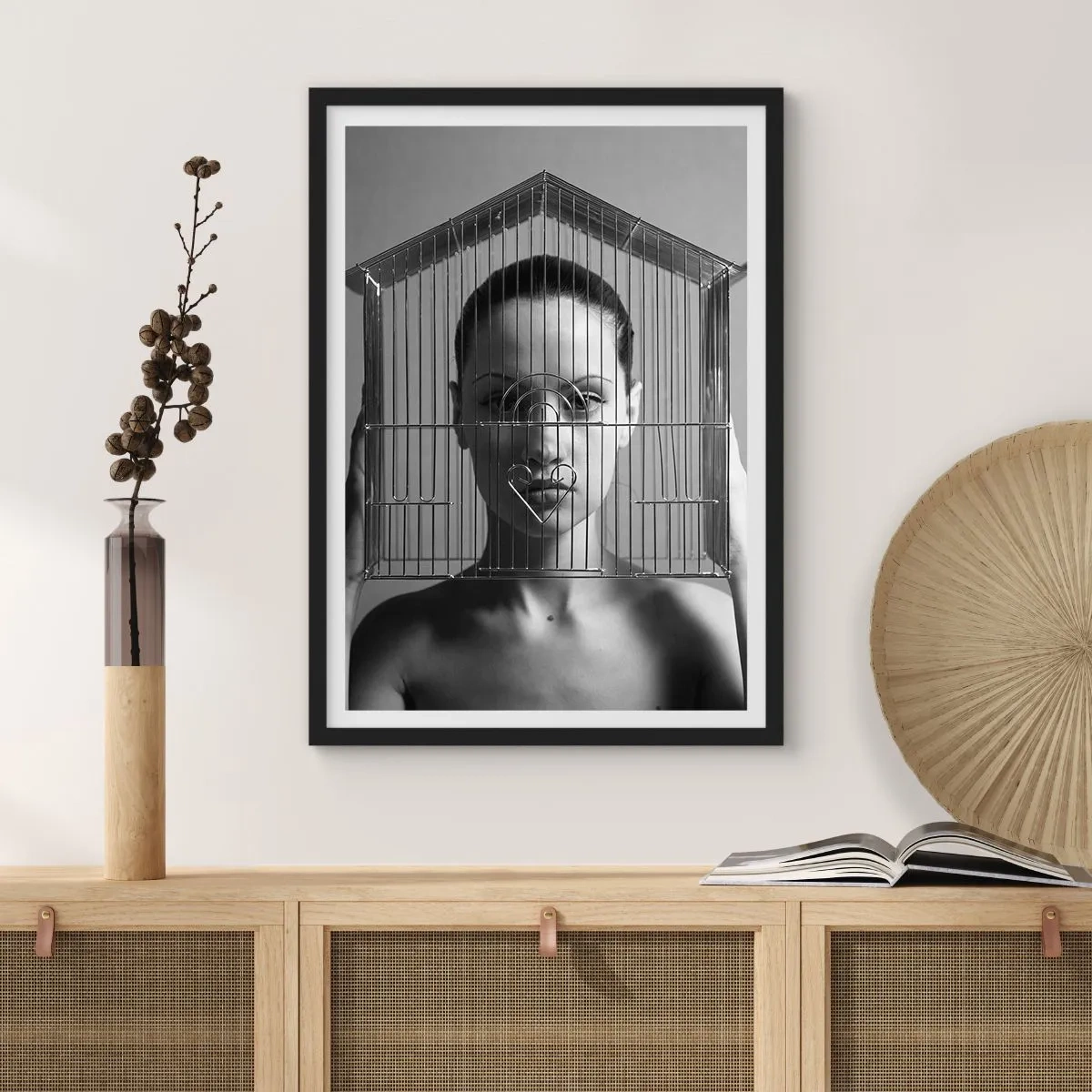 Poster in een zwarte lijst - Een ietwat surrealistisch portret - 30x40 cm