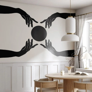 Fotobehang Standard Eco - Zwarte handen en een bol in geometrische symmetrie op een lichte achtergrond - 100x70cm - Geheim teken - Moderne wanddecoratie voor woonkamer en slaapkamer ARTTOR