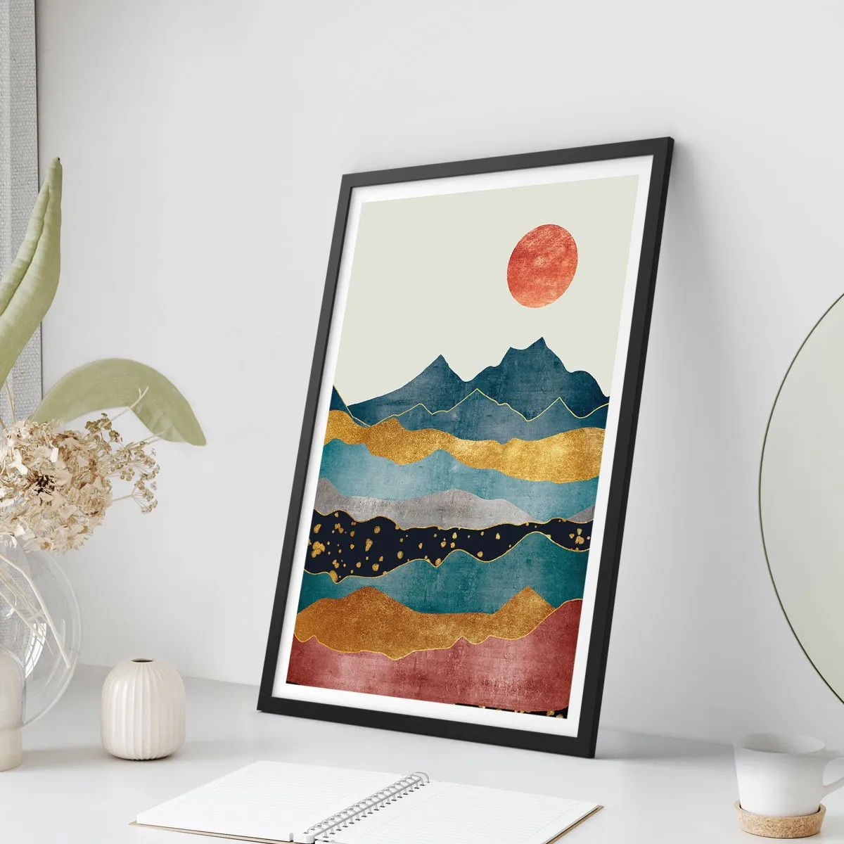 Poster in een zwarte lijst - Abstracte bergen in tinten goud, blauw en rood - 50x70cm - Een dwarsdoorsnede van de wereld - Moderne wanddecoratie voor woonkamer en slaapkamer ARTTOR