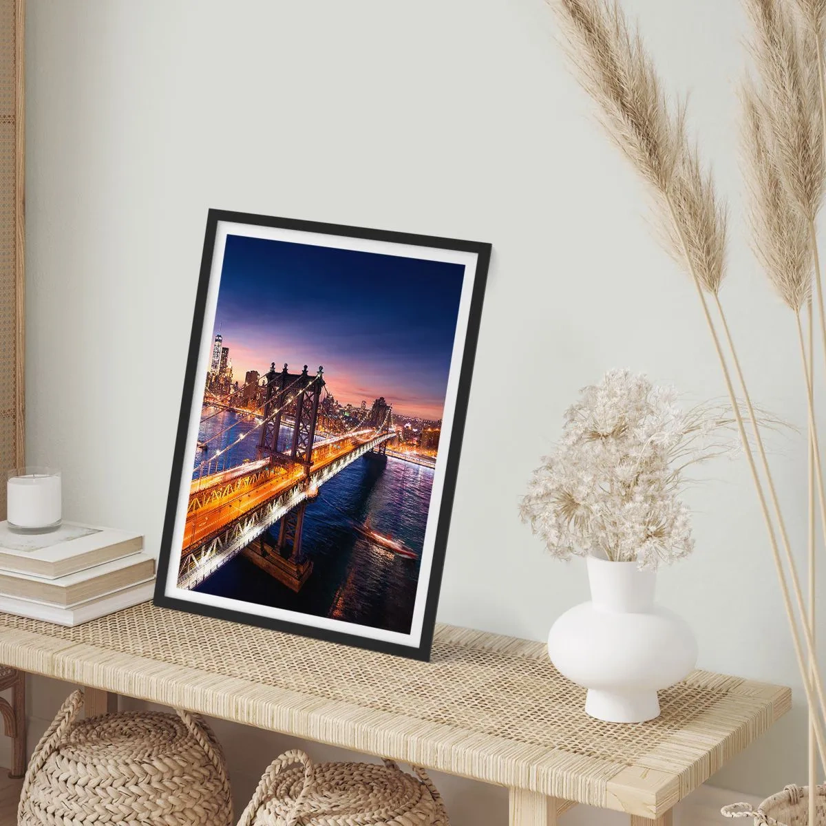 Poster in een zwarte lijst - Een stralende brug naar het hart van de stad - 61x91 cm