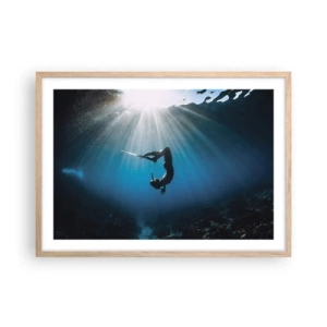 Een poster in een licht eiken lijst - onderwaterdans - 70x50 cm