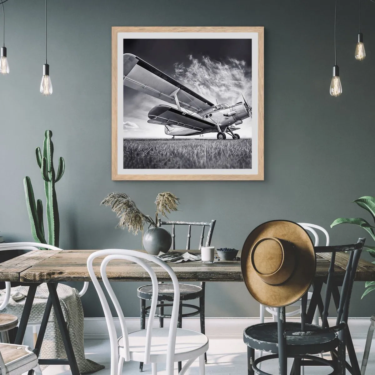 Een poster in een licht eiken lijst - De gevleugelde zwerver - 40x40 cm