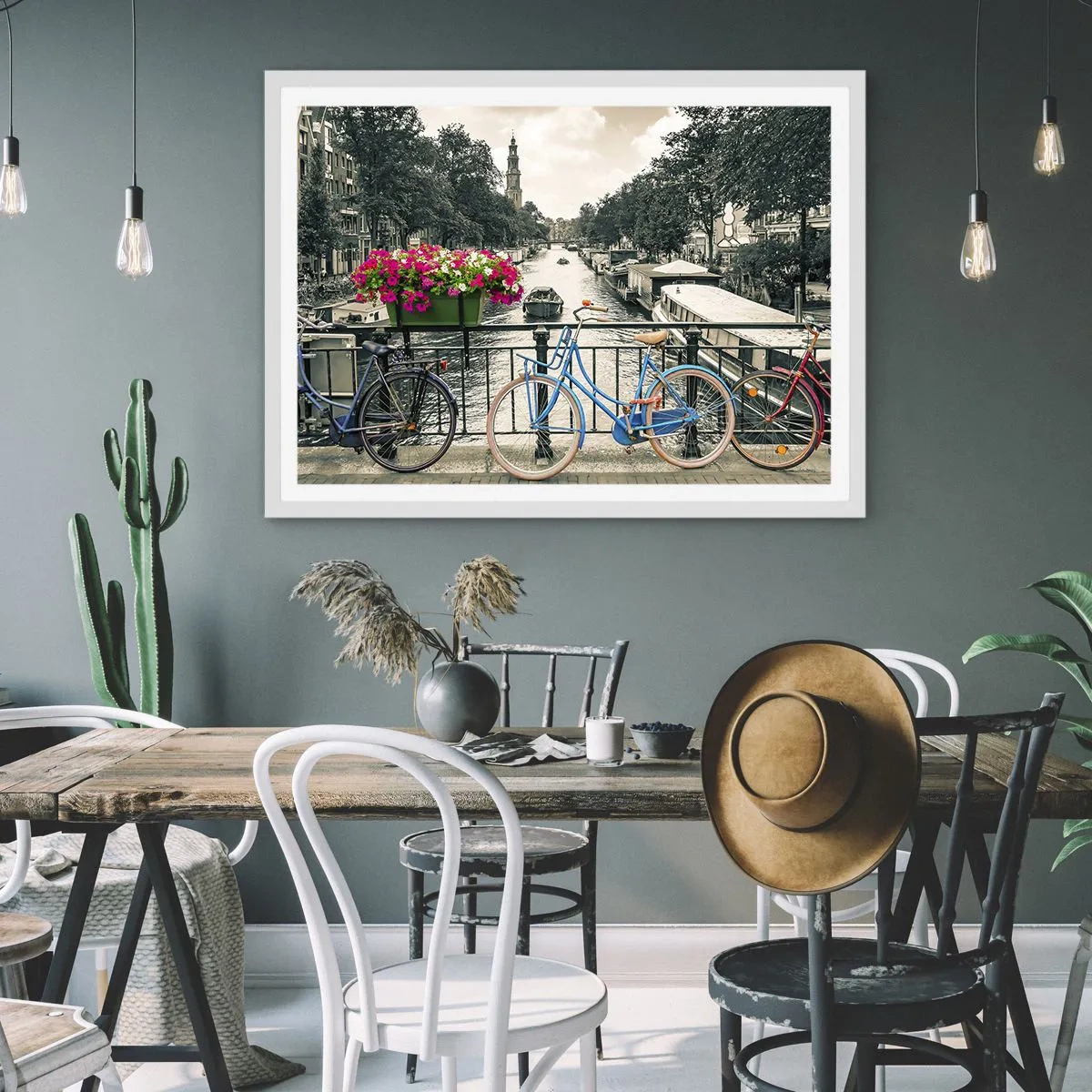 Poster in een witte lijst - De kleuren van de Amsterdamse straat - 100x70 cm