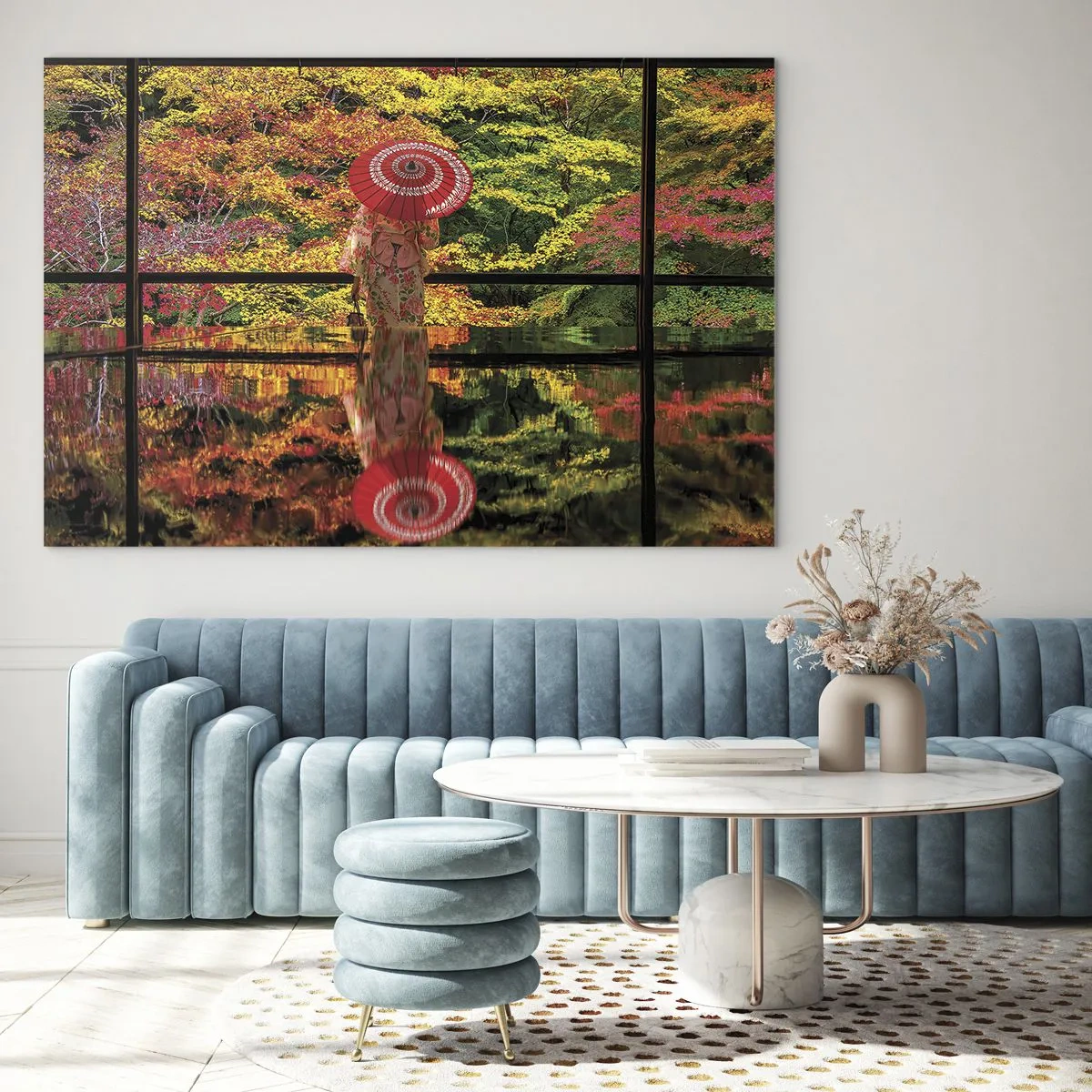 Schilderen op glas - Een vrouw in een kimono met een paraplu tegen een achtergrond van een herfstlandschap, weerspiegeld in het water. - 70x50cm - In de tempel van de natuur - Moderne wanddecoratie voor woonkamer en slaapkamer ARTTOR
