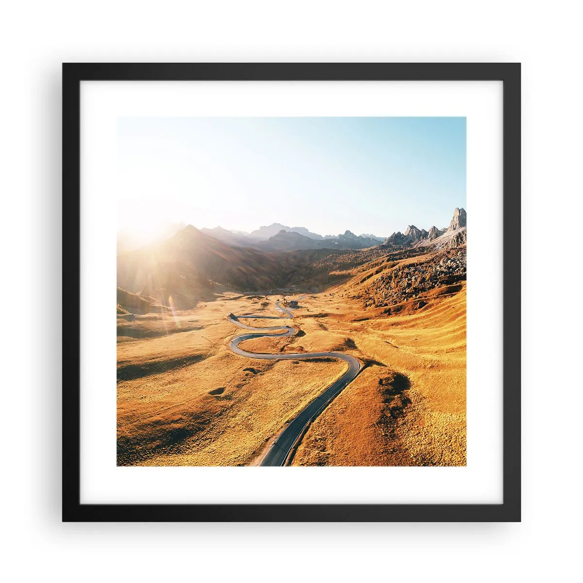 Poster in een zwarte lijst - In een gouden vallei - 40x40 cm