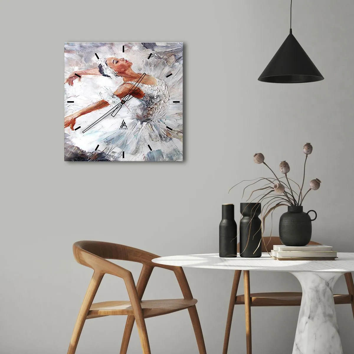 Wandklok - Klok - Delicaat en licht als tule - 30x30 cm