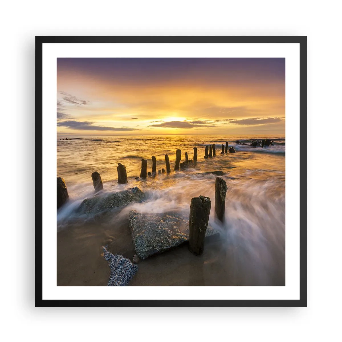 Poster in een zwarte lijst - De rauwe schoonheid van de Oostzee - 60x60 cm