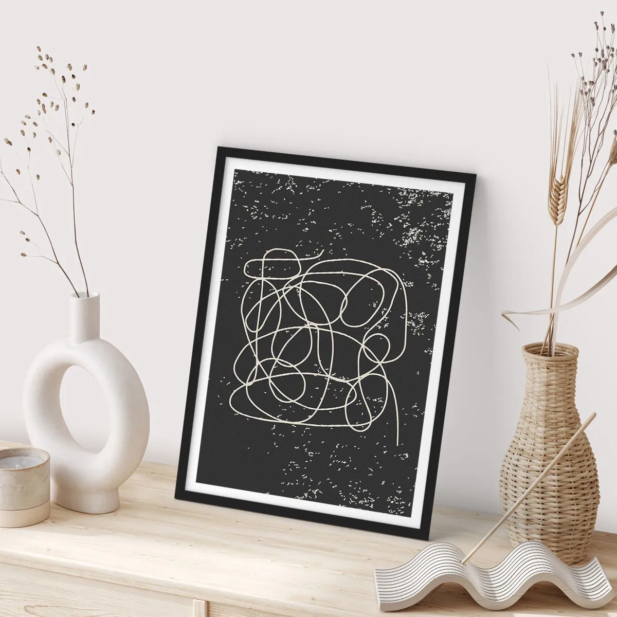 Poster in een zwarte lijst - Chaotische lijnen op een zwarte achtergrond met witte stippen - 50x70cm - Dwalende gedachten - Moderne wanddecoratie voor woonkamer en slaapkamer ARTTOR