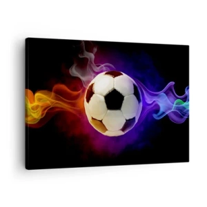 Schilderen op canvas - Een voetbal omgeven door kleurrijke rookeffecten op een donkere achtergrond. - 70x50cm - De magische kracht van het spel - Moderne wanddecoratie voor woonkamer en slaapkamer ARTTOR
