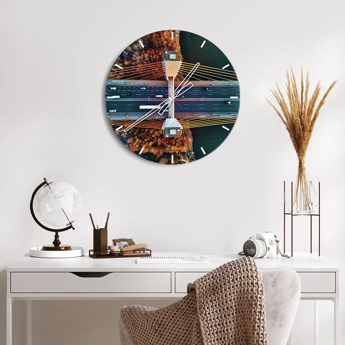 Wandklok - Klok - BEYOND the waters, beyond the forest - 30x30 cm