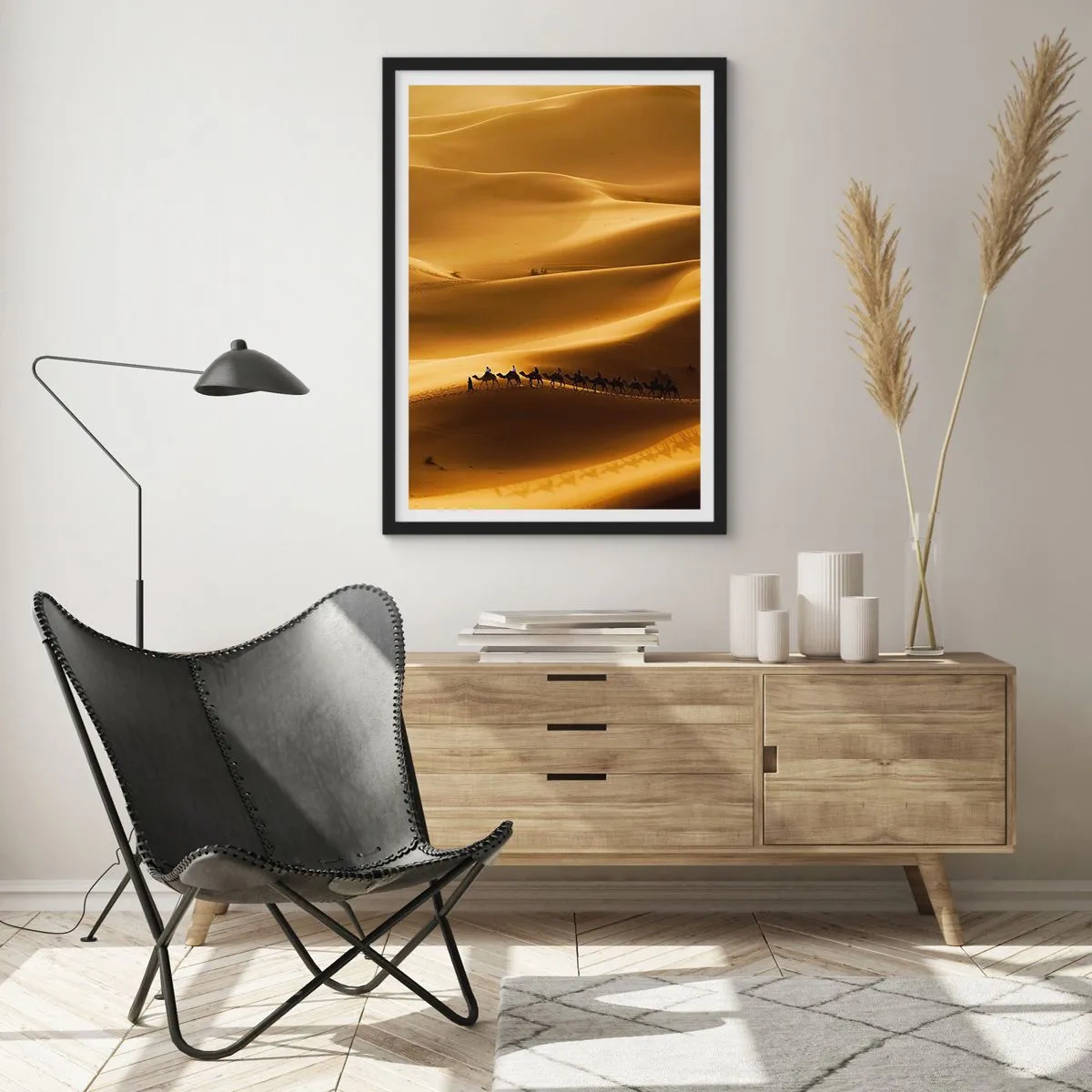Poster in een zwarte lijst - Een karavaan kamelen op de woestijnduinen - 50x70cm - Caravan in de woestijngolven - Moderne wanddecoratie voor woonkamer en slaapkamer ARTTOR