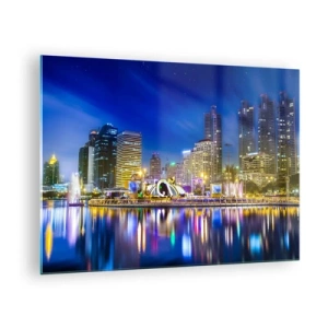 Schilderen op glas - Panorama van de stad bij nacht met de lichten weerspiegeld in het water - 70x50cm - Regenboognacht in de metropool - Moderne wanddecoratie voor woonkamer en slaapkamer ARTTOR