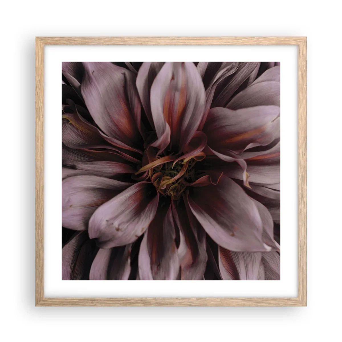 Een poster in een licht eiken lijst - Een bloemenhart - 50x50 cm