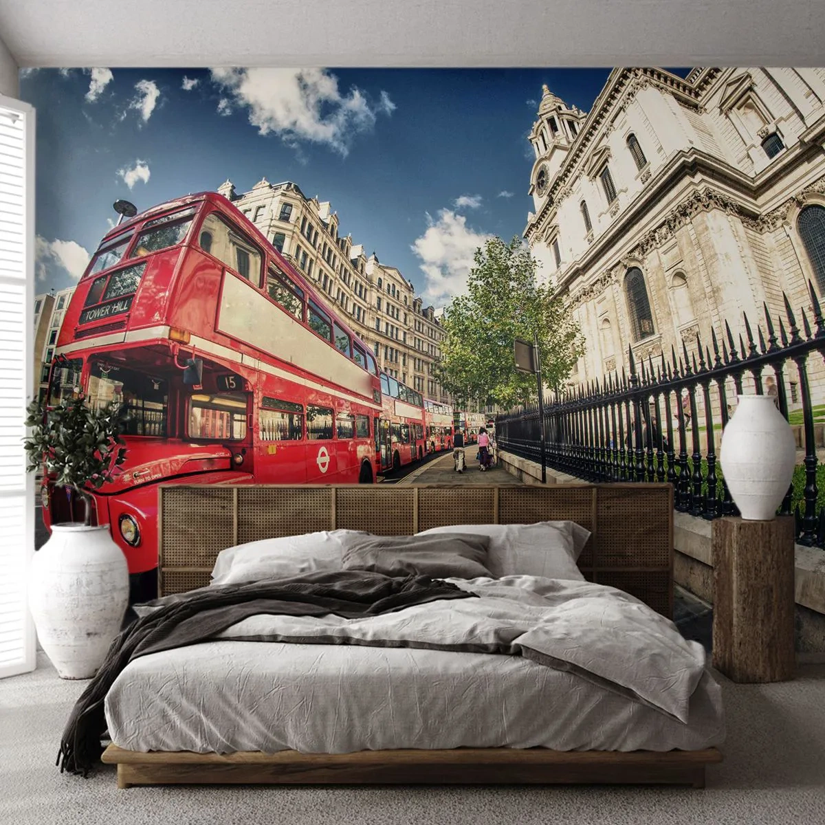 Fotobehang Premium Sand - Londense straat in grijs en rood - Stad, Londen, rode bus - 350x256 cm