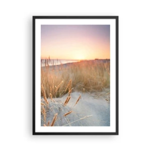 Poster in een zwarte lijst - Het gras op de duinen verlicht door de ondergaande zon - 50x70cm - Het Baltische slaapliedje - Moderne wanddecoratie voor woonkamer en slaapkamer ARTTOR