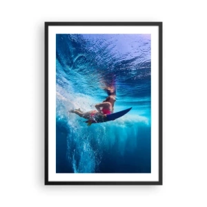 Poster in een zwarte lijst - Een surfer ondergedompeld in de turquoise diepten van de oceaan - 50x70cm - De diepte van vreugde - Moderne wanddecoratie voor woonkamer en slaapkamer ARTTOR