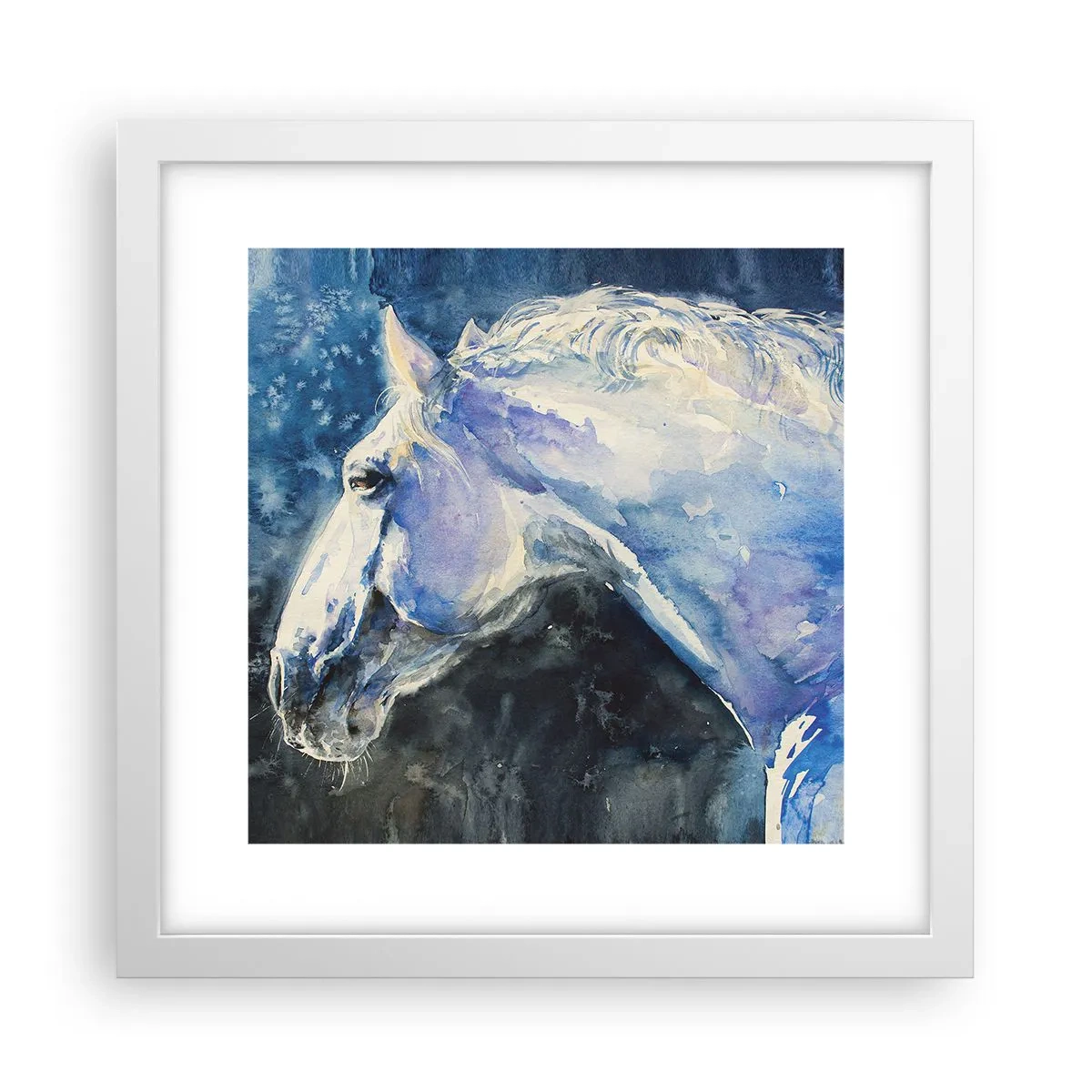 Poster in een witte lijst - Portret in een blauwe gloed - 30x30 cm