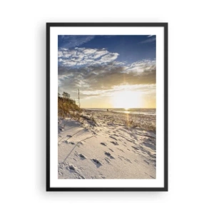 Poster in een zwarte lijst - Een zandstrand verlicht door de ondergaande zon - 50x70cm - Een uitnodiging voor een wandeling - Moderne wanddecoratie voor woonkamer en slaapkamer ARTTOR