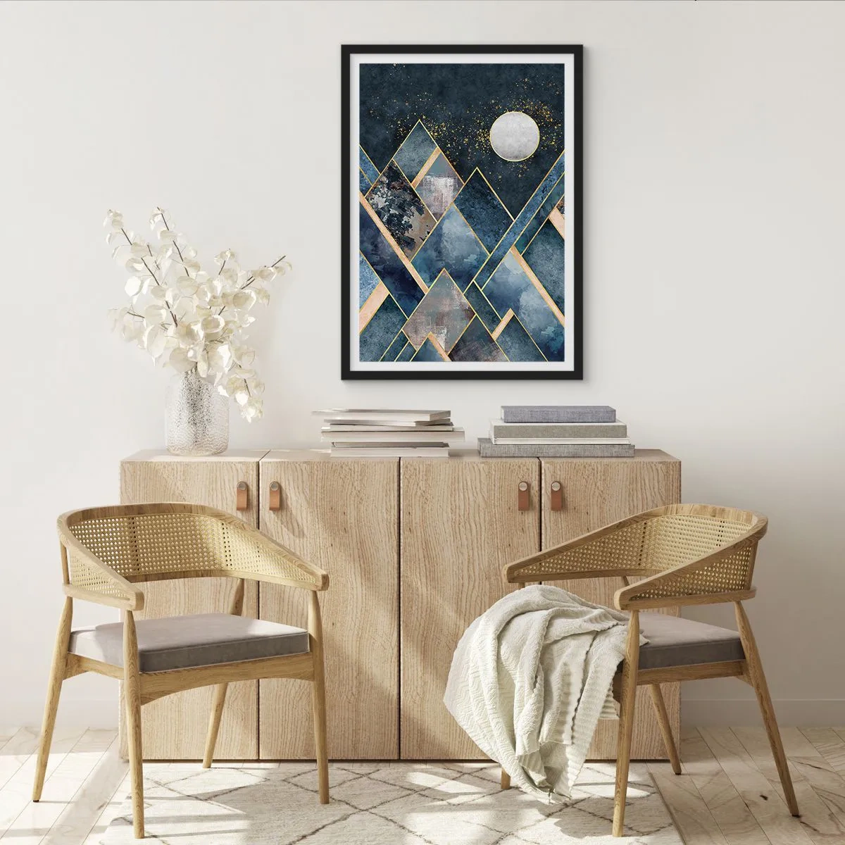 Poster in een zwarte lijst - Geometrische bergen in tinten marineblauw en goud - 50x70cm - Geometrisch landschap - Moderne wanddecoratie voor woonkamer en slaapkamer ARTTOR
