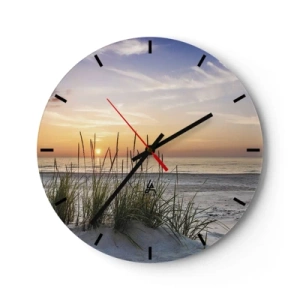 Wandklok - Klok - Prachtig strandlandschap bij zonsondergang met gras op de achtergrond - 30x30cm - Kijk, denk, voel - Moderne wanddecoratie voor woonkamer, keuken en slaapkamer ARTTOR