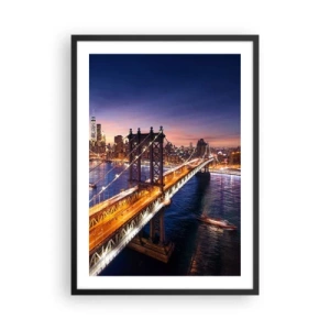 Poster in een zwarte lijst - New York City Bridge bij nacht met uitzicht op de stad - 50x70cm - Een stralende brug naar het hart van de stad - Moderne wanddecoratie voor woonkamer en slaapkamer ARTTOR