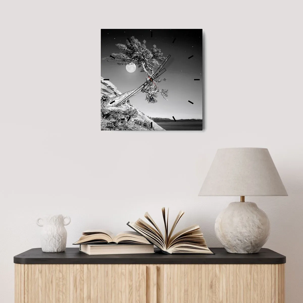 Wandklok - Klok - Een zegevierende jager - 30x30 cm