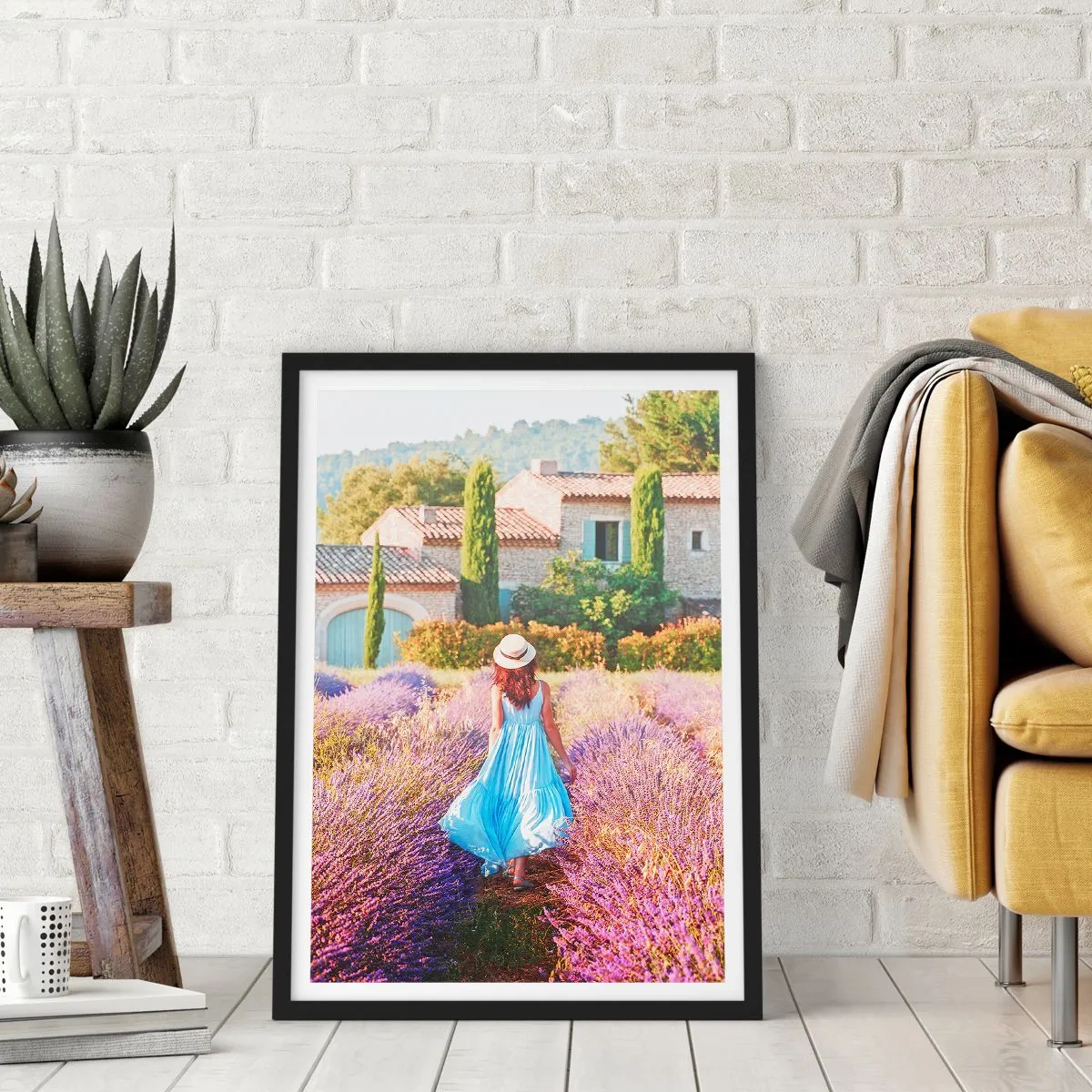 Poster in een zwarte lijst - Lavendel meisje - 61x91 cm