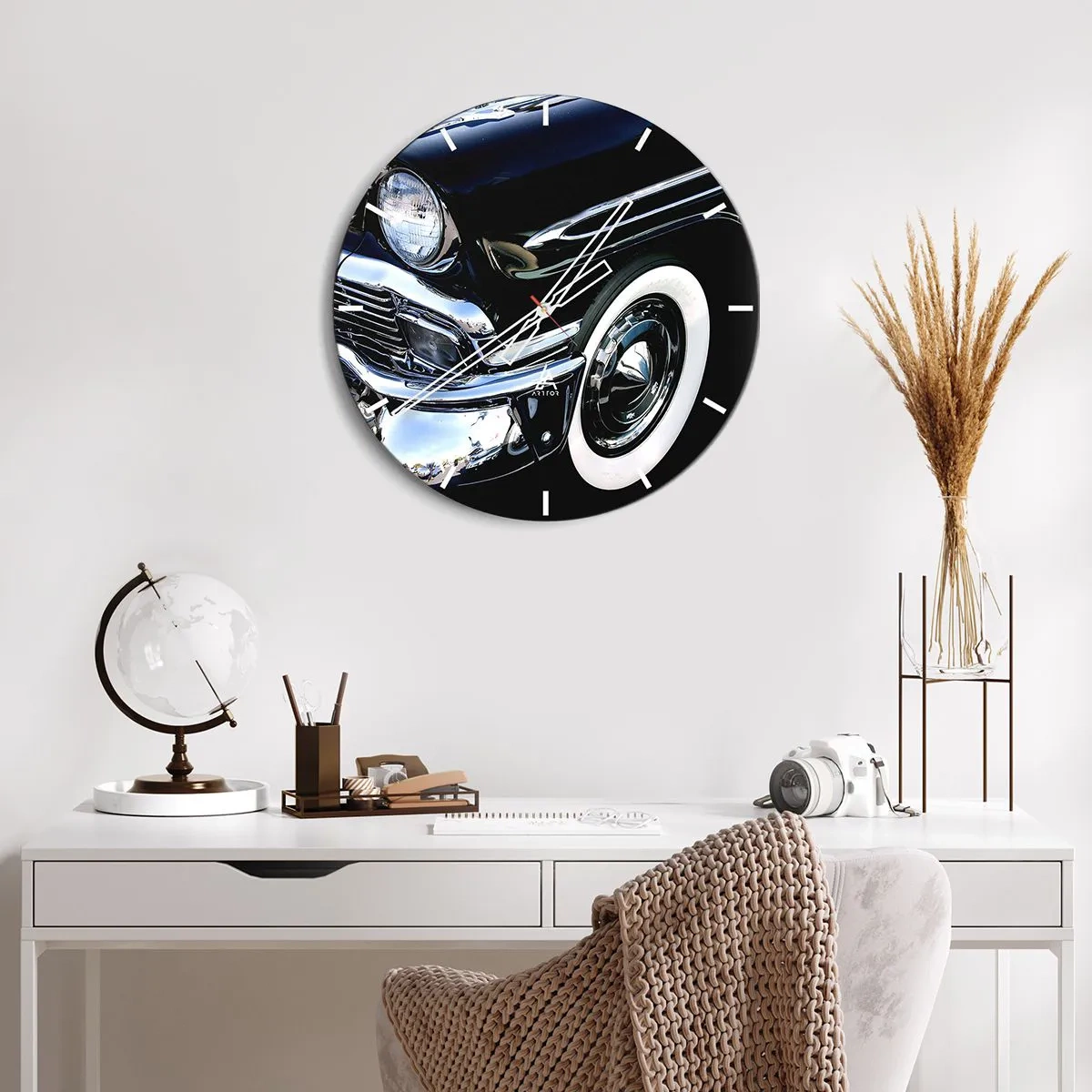 Wandklok - Klok - Klassiek in zilver, zwart en wit - 40x40 cm