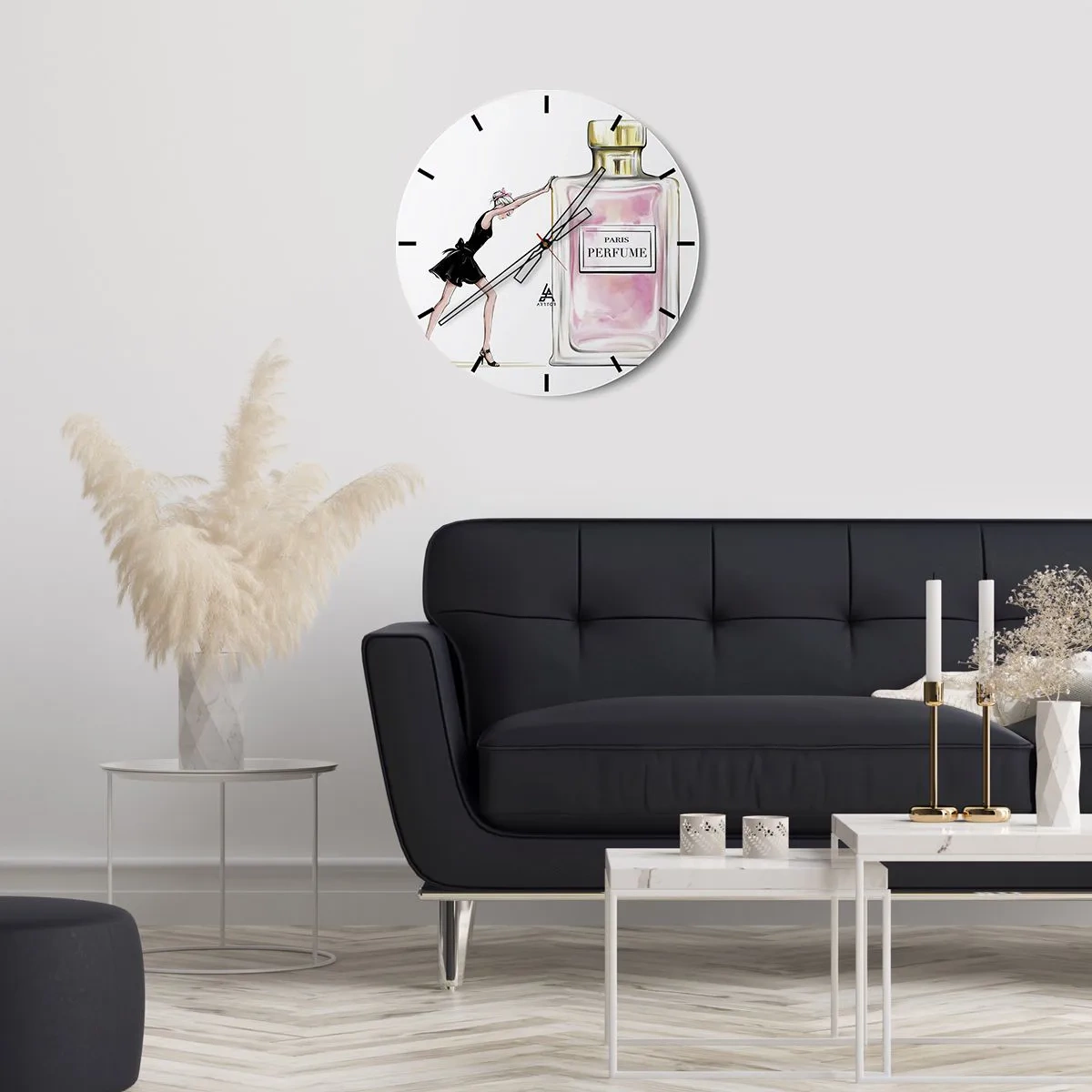 Wandklok - Klok - Een vrouw met een flesje parfum - 30x30cm - De essentie van vrouwelijkheid - Moderne wanddecoratie voor woonkamer, keuken en slaapkamer ARTTOR