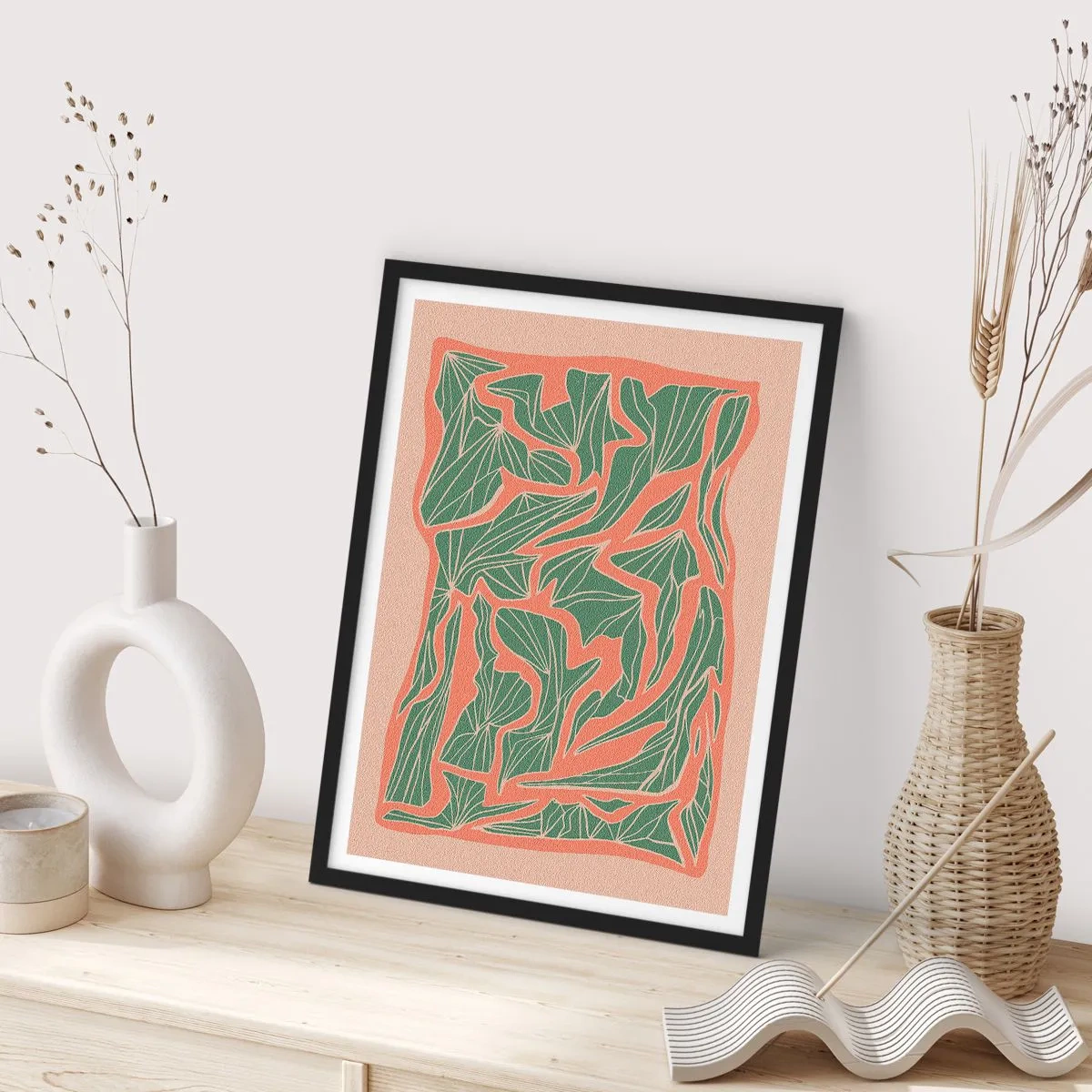 Poster in een zwarte lijst - Abstract bladpatroon in tinten groen en terracotta - 50x70cm - De strijd tussen koraal en groen - Moderne wanddecoratie voor woonkamer en slaapkamer ARTTOR