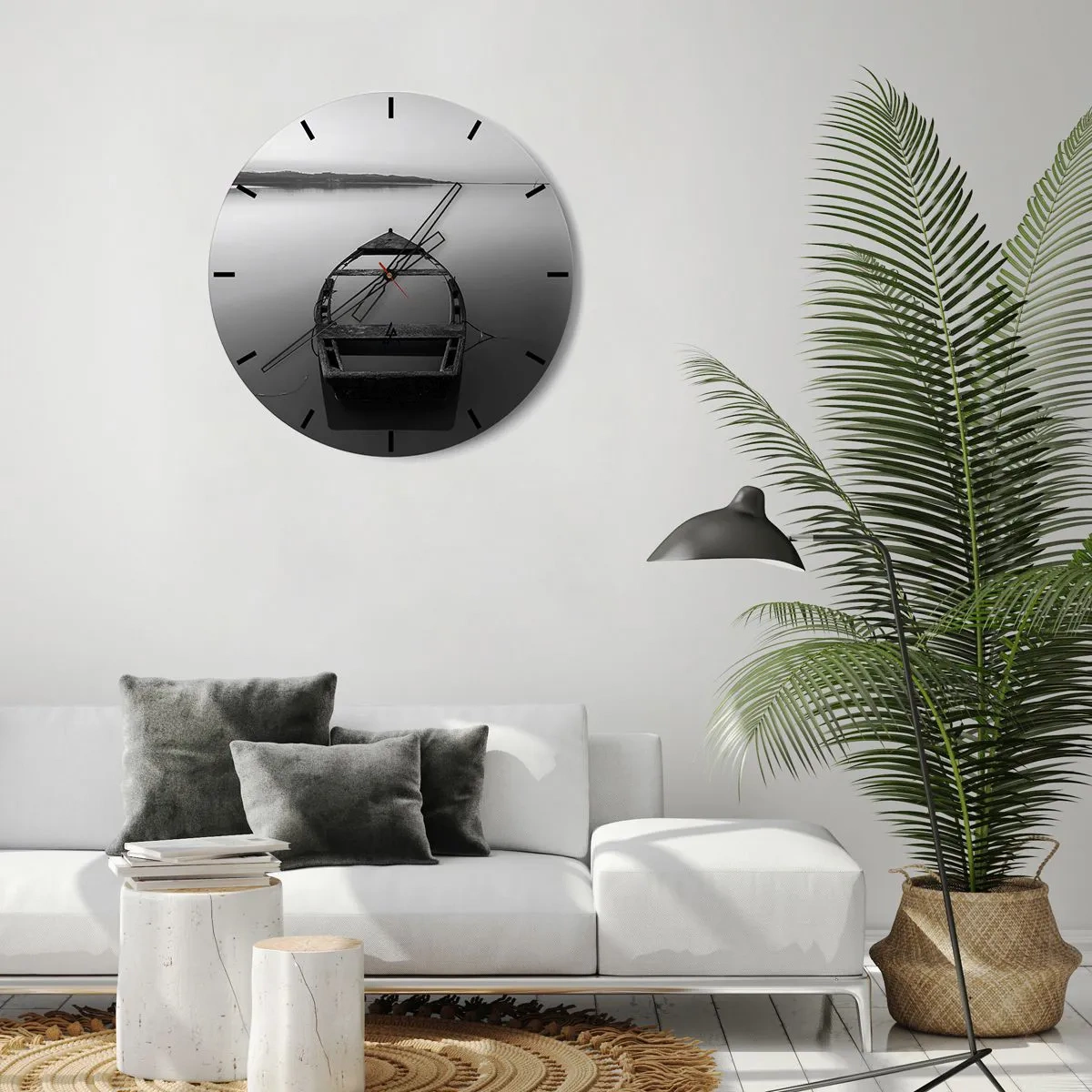 Wandklok - Klok - Een eenzame boot op een kalm meer, in zwart-wit. - 30x30cm - Verlangen en melancholie - Moderne wanddecoratie voor woonkamer, keuken en slaapkamer ARTTOR