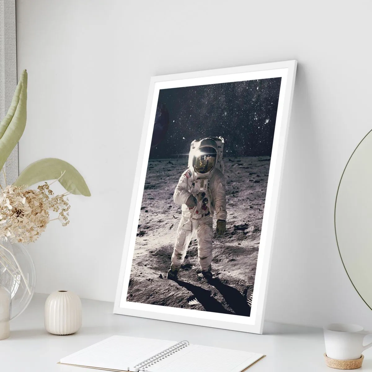 Poster in een witte lijst - Groetjes van de maan - 70x100 cm