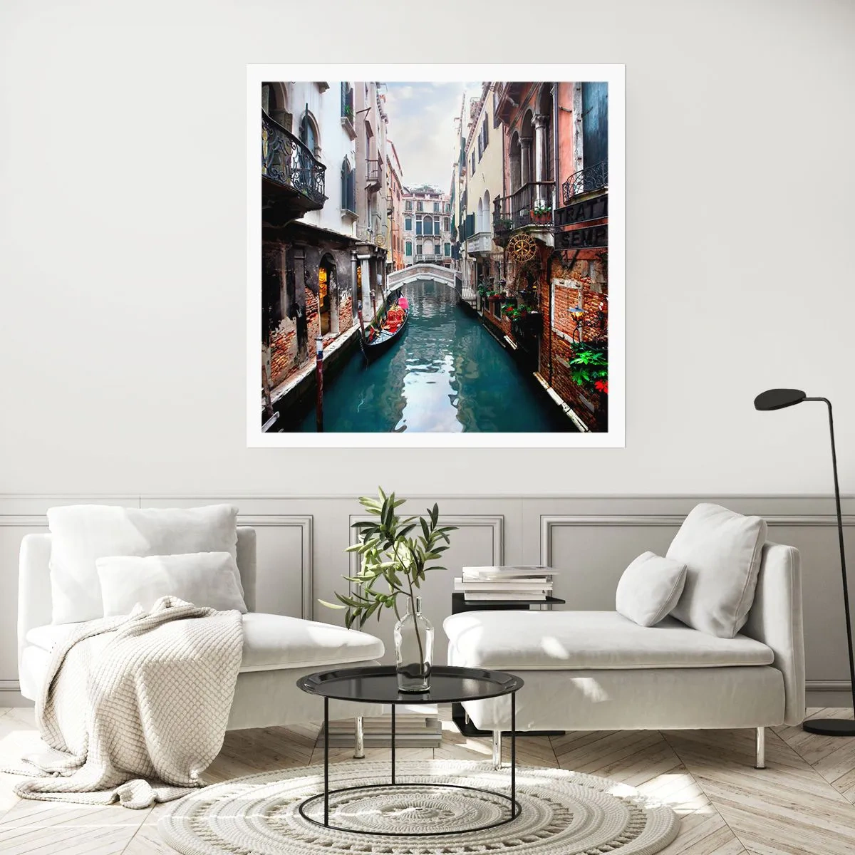 Poster - Venetiaans landschap met een gondel en een brug - 30x30 cm