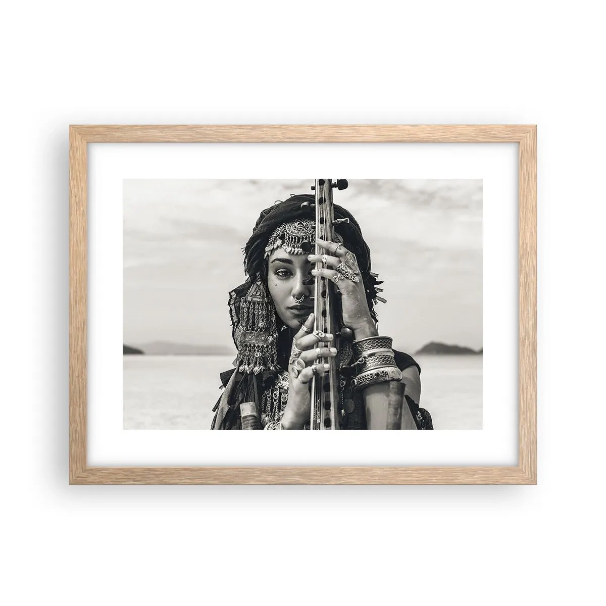 Een poster in een licht eiken lijst - De muziek van het Oosten zelf - 40x30 cm