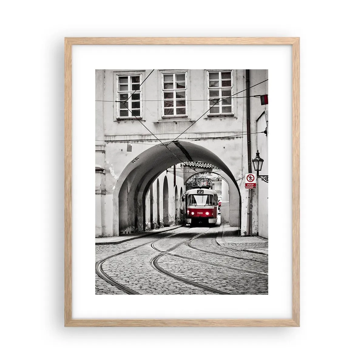 Een poster in een licht eiken lijst - Door het doolhof van de stad - 40x50 cm