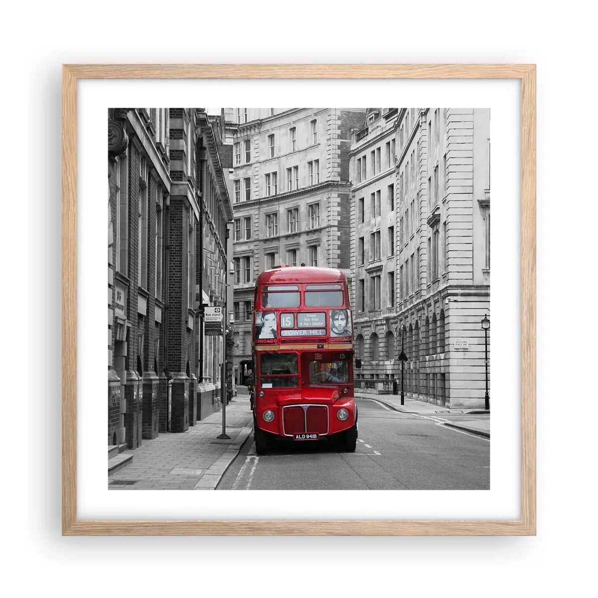 Een poster in een licht eiken lijst - Het dagelijkse leven hoeft niet grijs te zijn - 50x50 cm