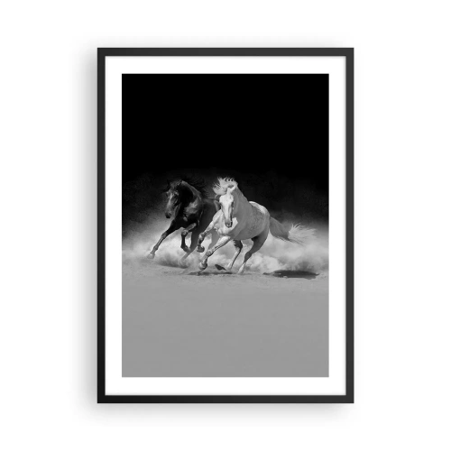 Poster in een zwarte lijst - Galopperende paarden tegen een monochrome achtergrond - 50x70cm - Vrijheidsgalop - Moderne wanddecoratie voor woonkamer en slaapkamer ARTTOR