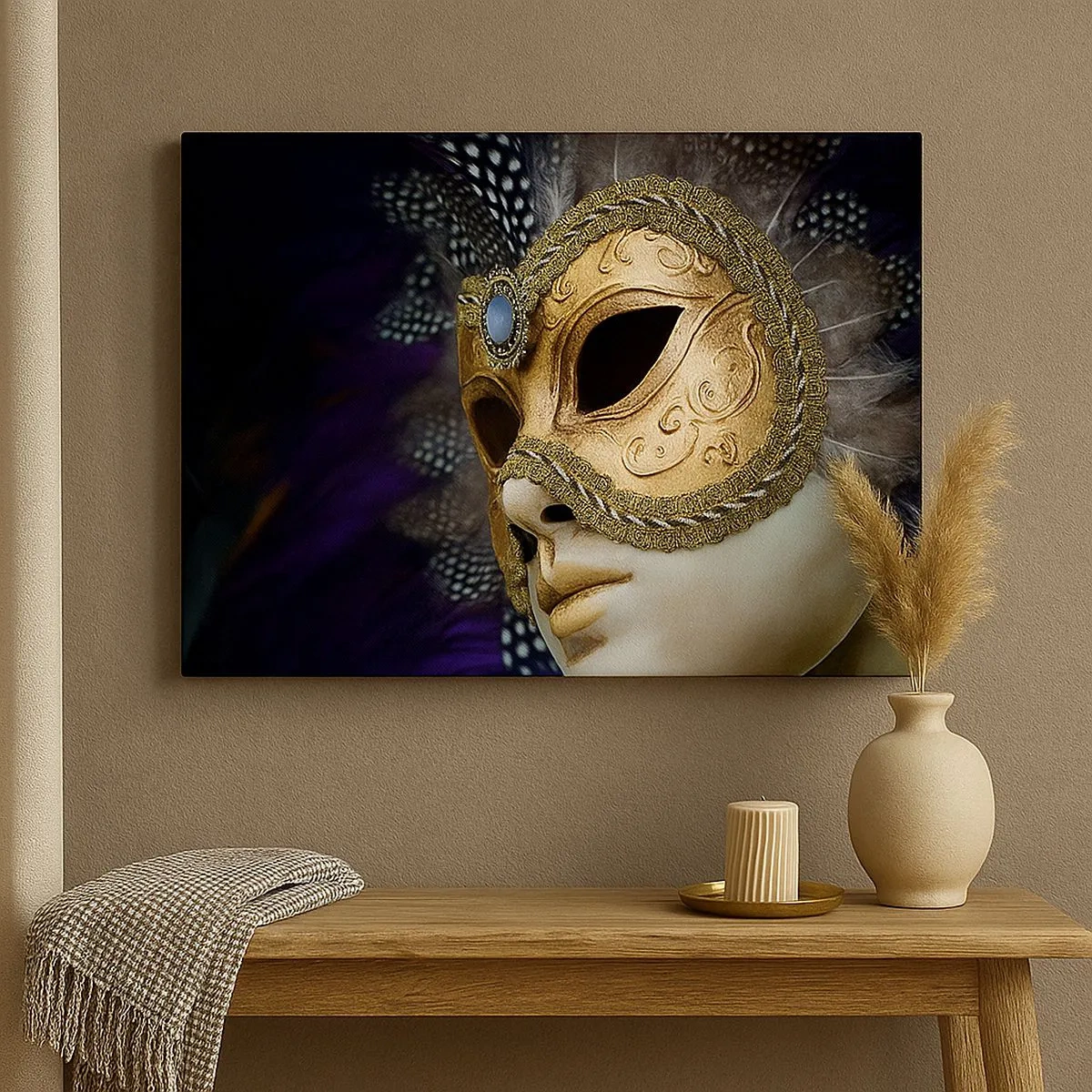 Schilderen op canvas - Gouden Venetiaans masker met decoratieve veren en ornamenten - 70x50cm - Venetiaans portret in goud - Moderne wanddecoratie voor woonkamer en slaapkamer ARTTOR