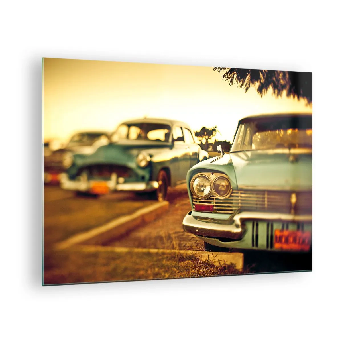 Schilderen op glas - Retro-auto's in het warme zonsonderganglicht - 70x50cm - Maar afwachten - Moderne wanddecoratie voor woonkamer en slaapkamer ARTTOR