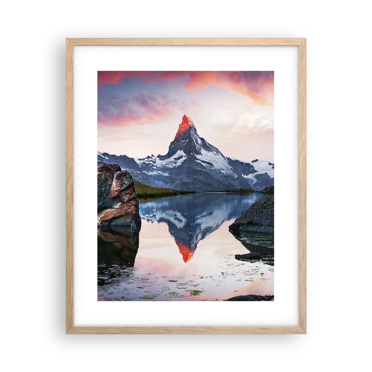 Een poster in een licht eiken lijst - Het hart van de bergen is heet - 40x50 cm