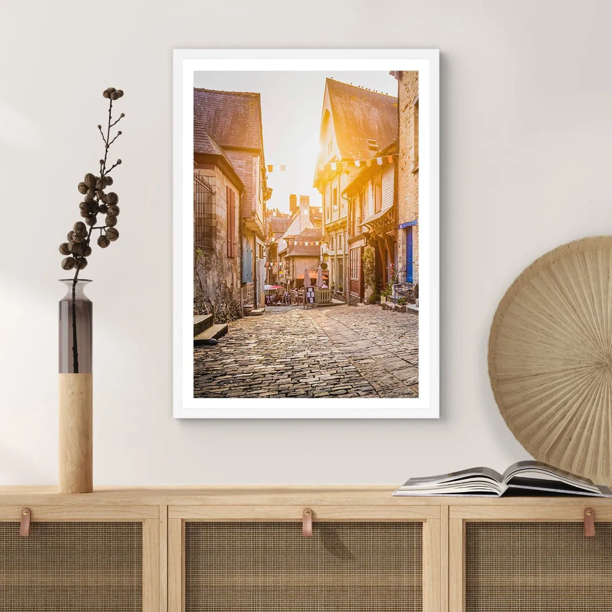 Poster in een witte lijst - De witte geest van het stadje - 61x91 cm